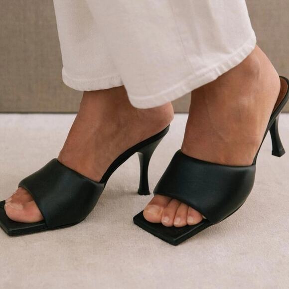 ALOHAS Shoes - ALOHAS Women's Sustainable Puffy Mule in Black Size 40 (9) Office Siren Mobwife